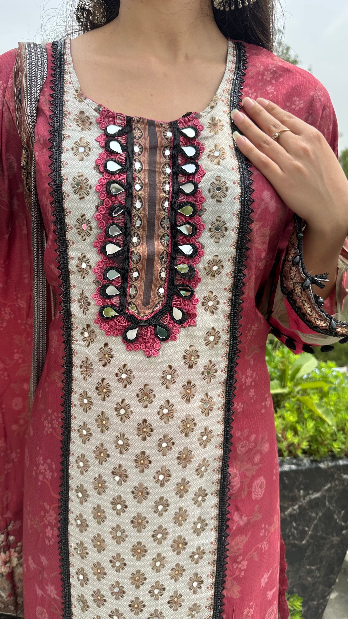 MUSLIN CREAM MAROON SET