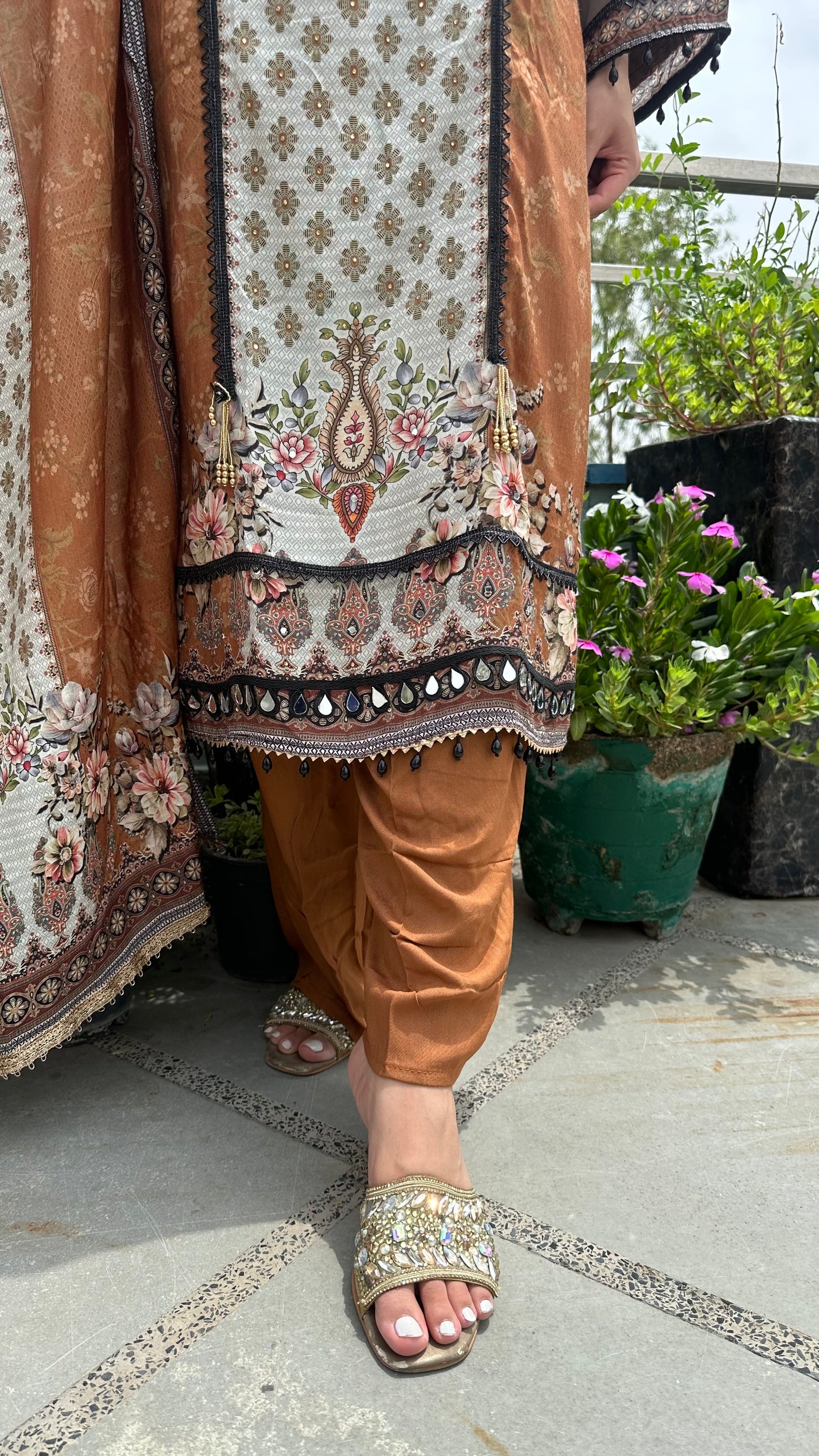 MUSLIN CREAM GOLDEN SET