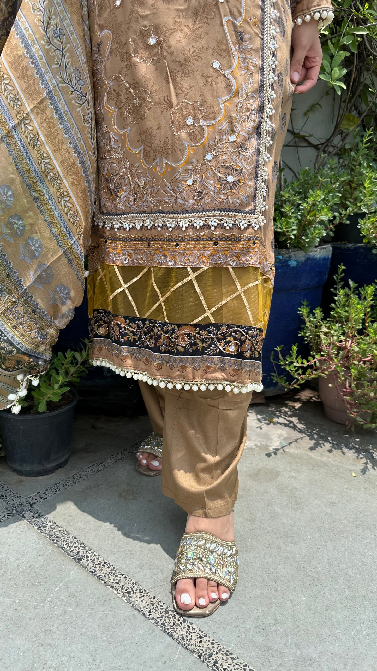 RAYON ZARI BROWN SET