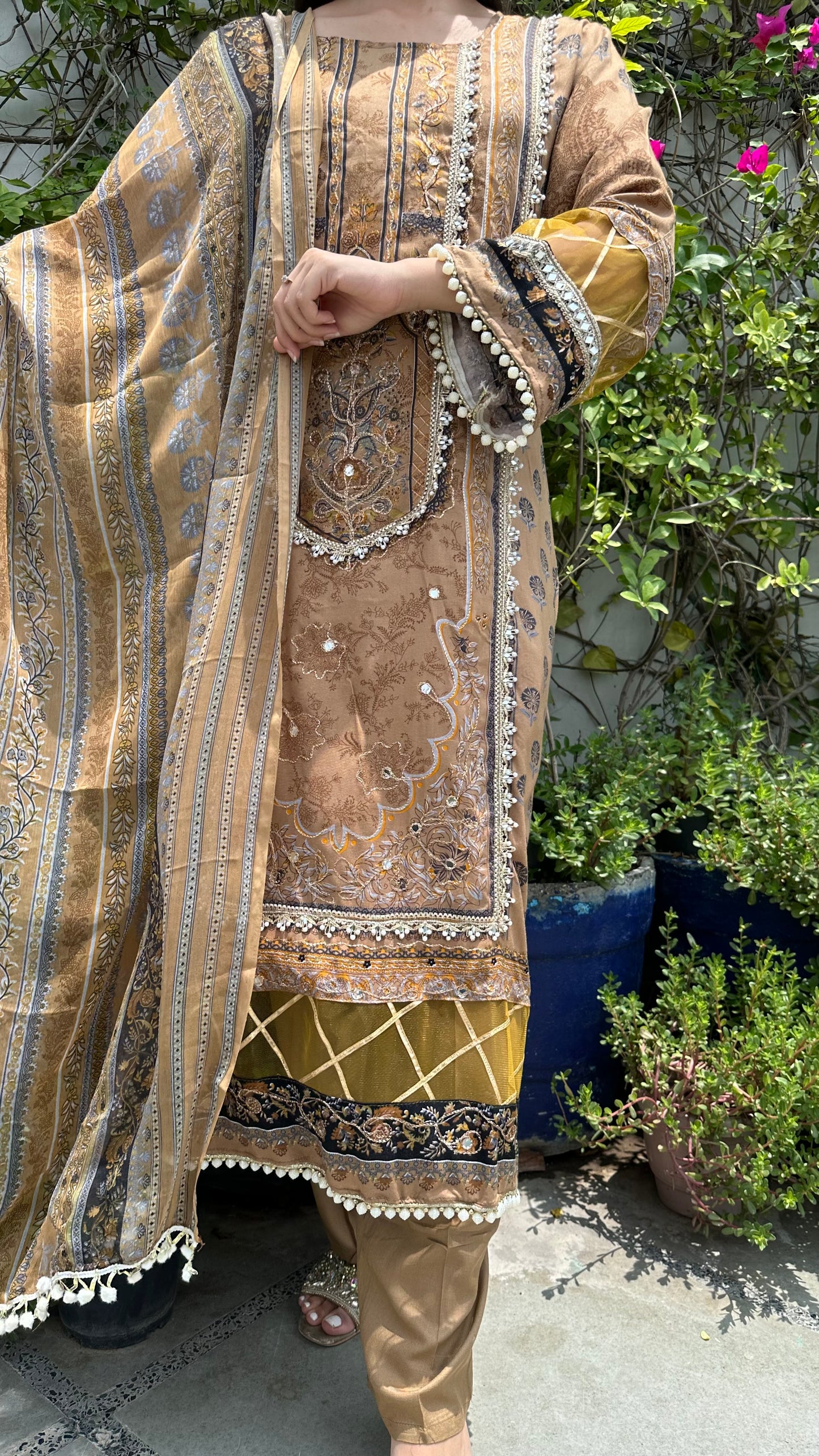 RAYON ZARI BROWN SET