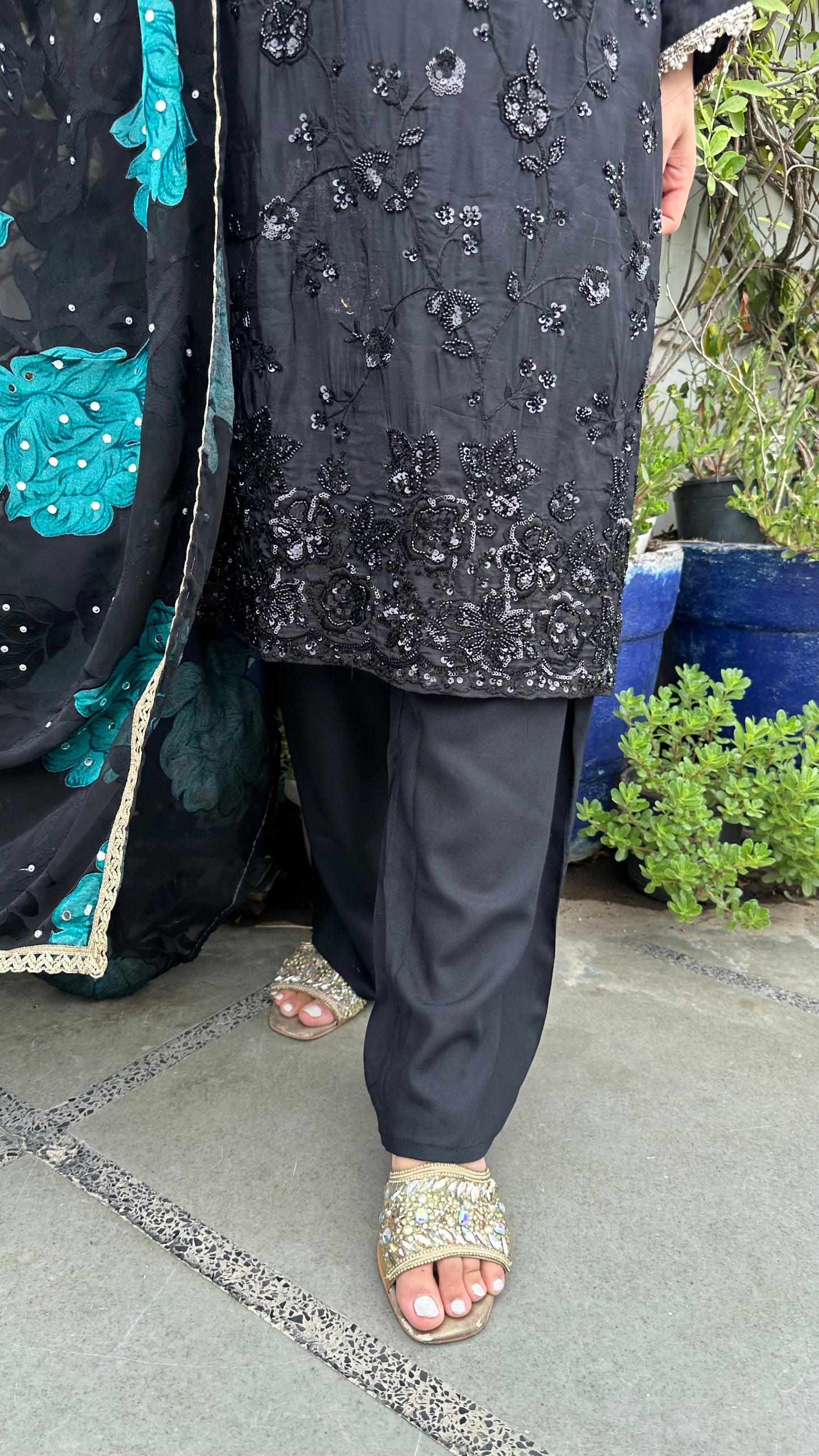 HAND EMBROIDERED MIRROR BLACK BLUE SET