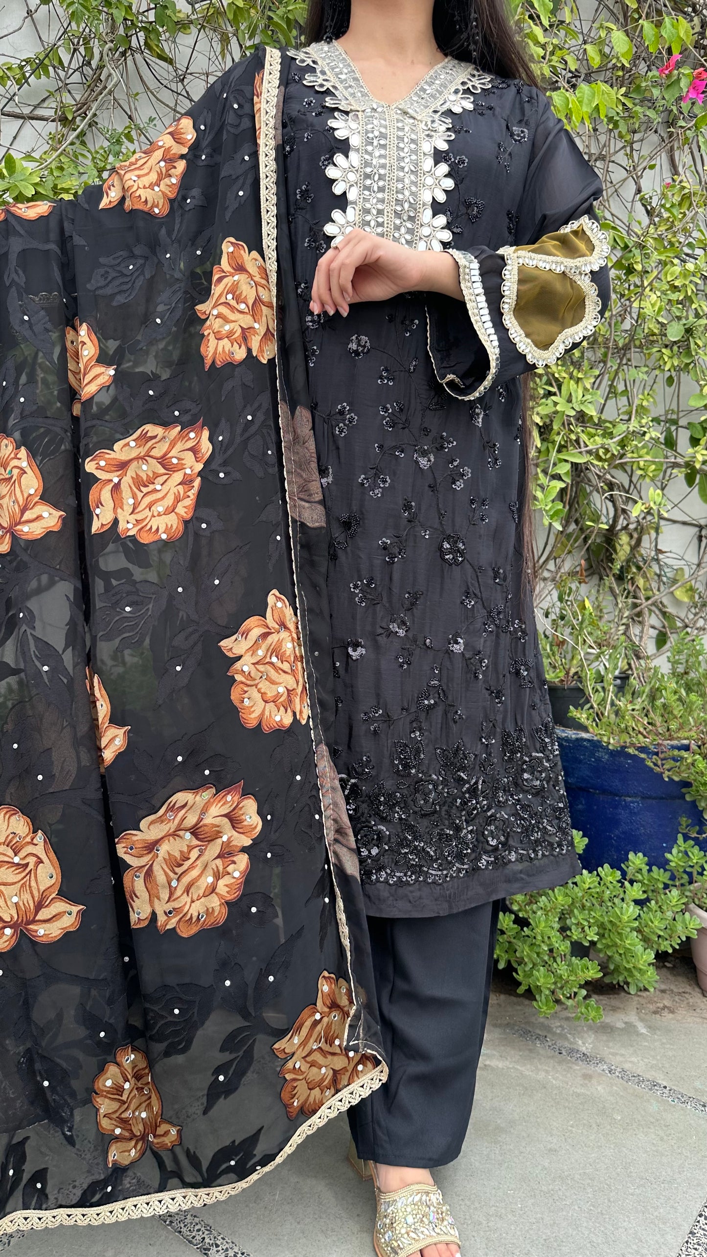 HAND EMBROIDERED MIRROR BLACK MUSTARD SET