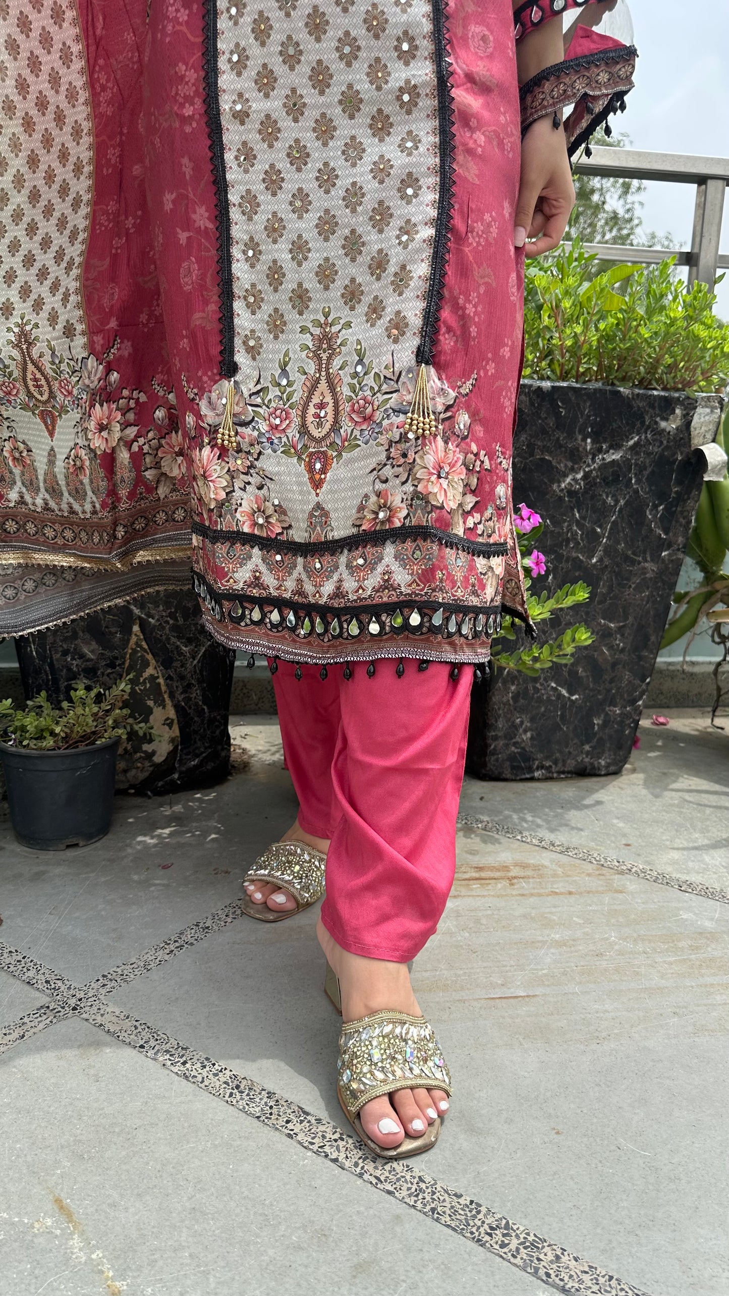 MUSLIN CREAM MAROON SET