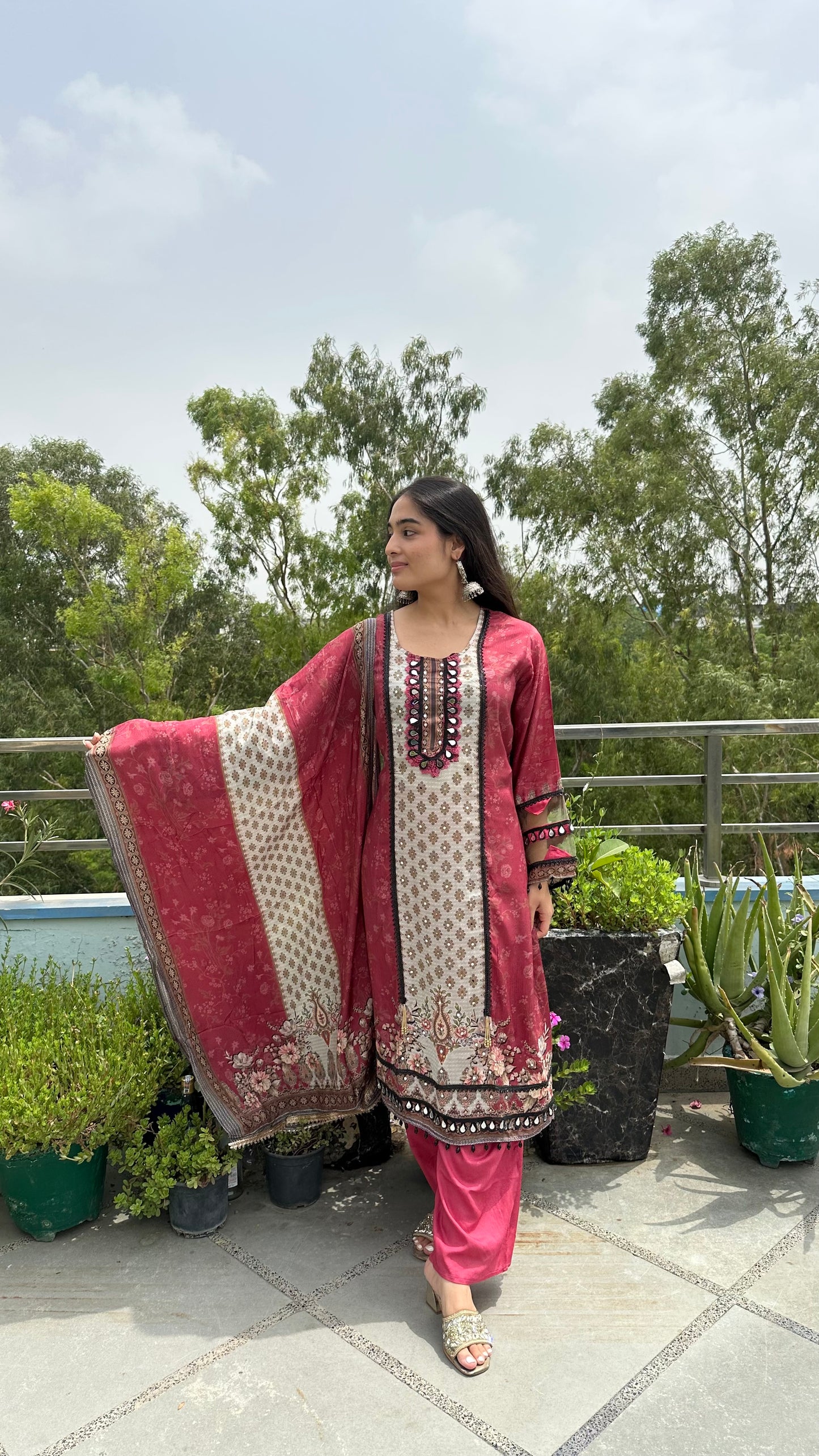 MUSLIN CREAM MAROON SET
