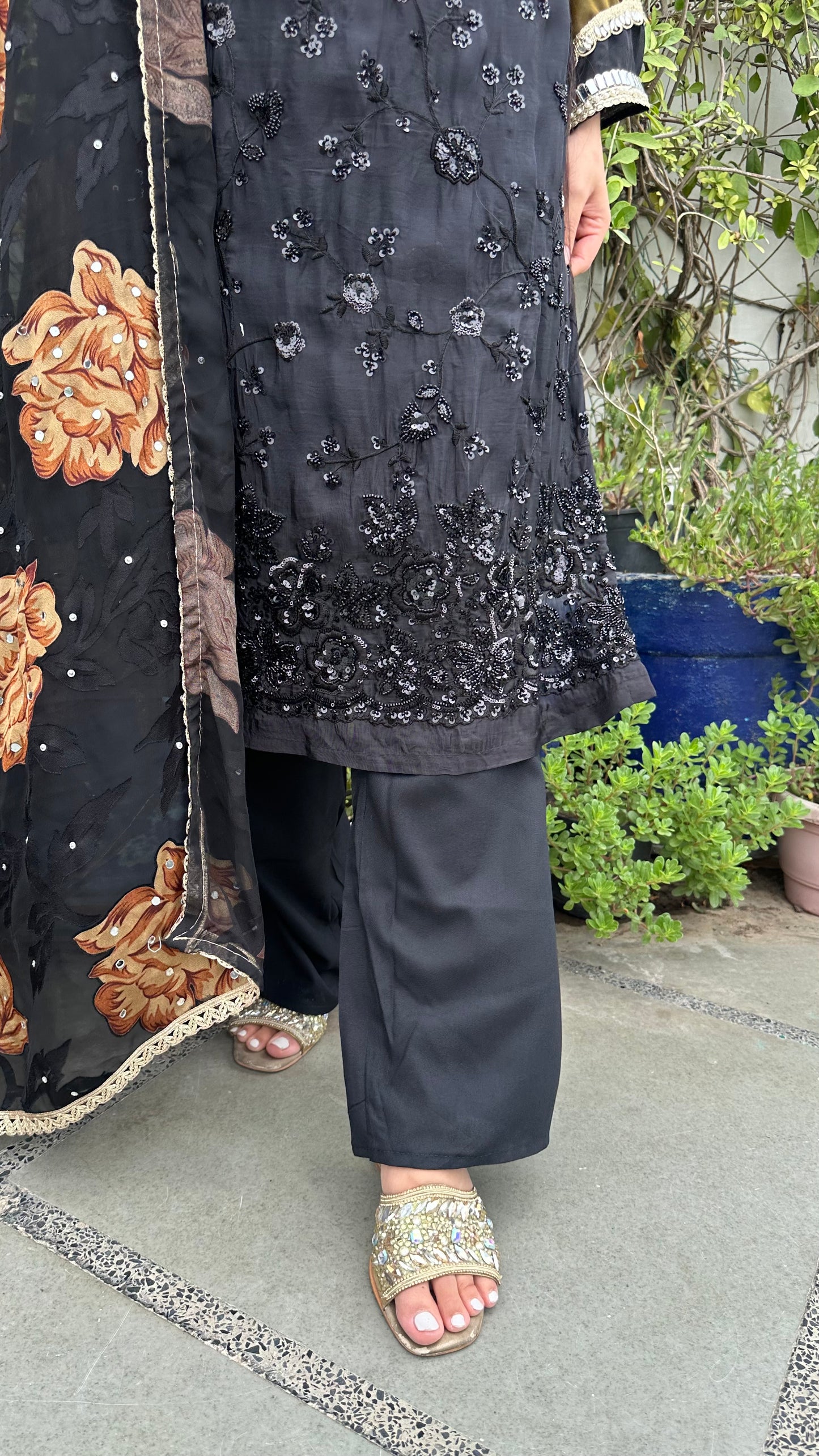 HAND EMBROIDERED MIRROR BLACK MUSTARD SET