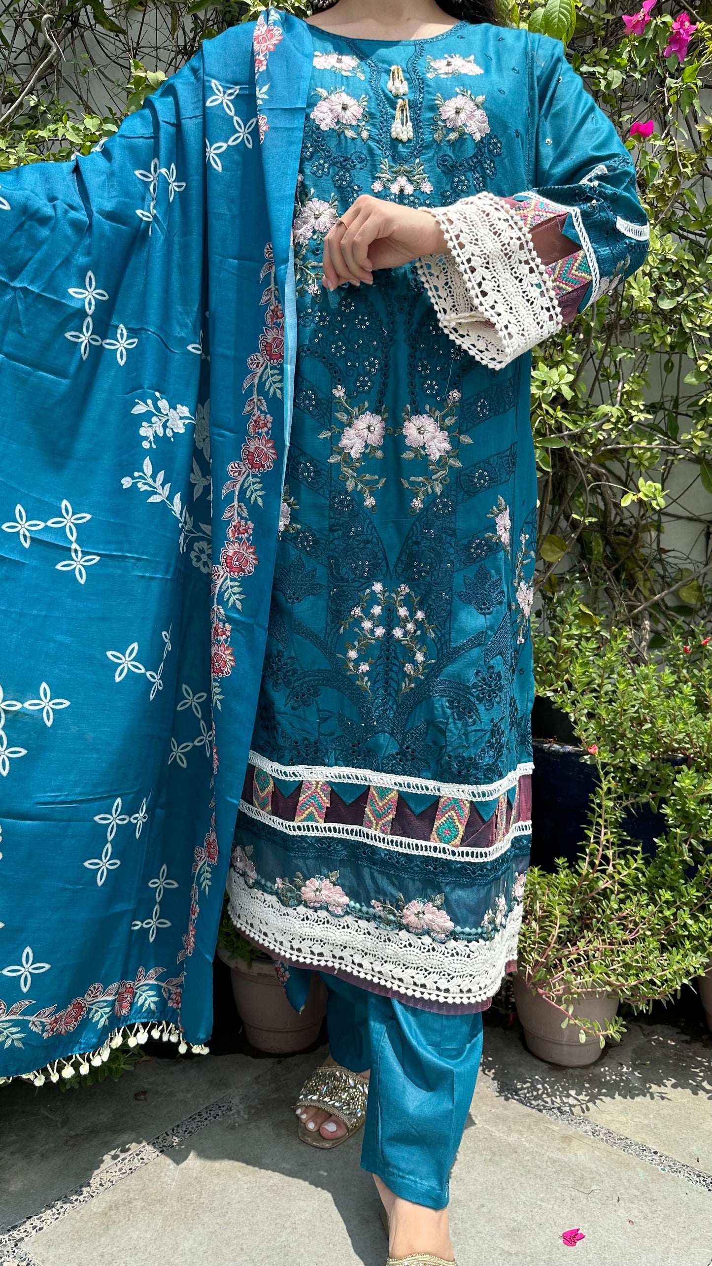PURE COTTON EMBROIDERED SET
