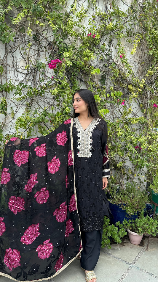 HAND EMBROIDERED MIRROR BLACK PINK SET